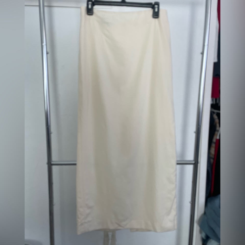 TALBOTS PETITES ZIP/SPLIT BACK IVORY 99% WOOL SKIRT SIZE